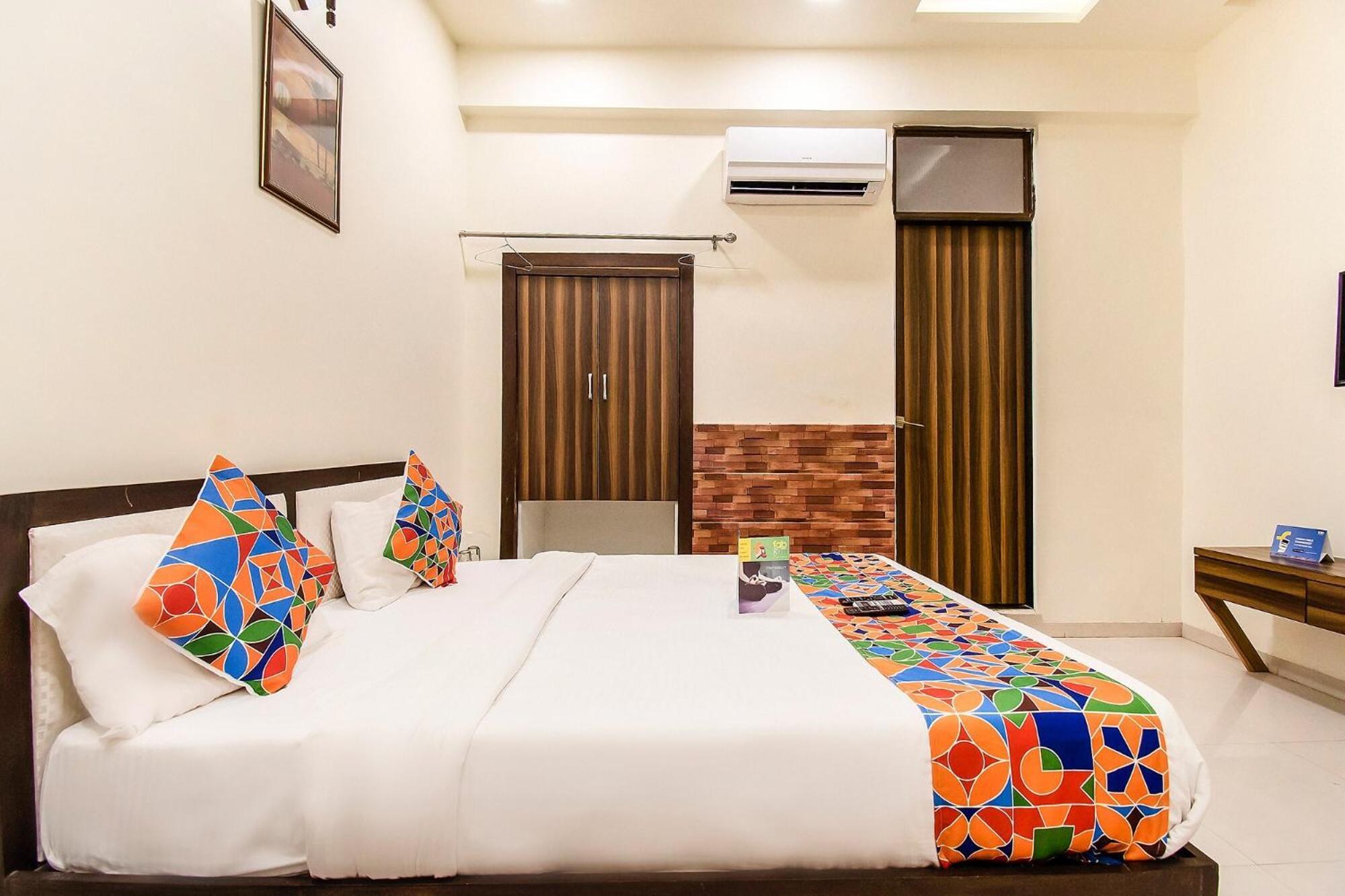 Fabhotel Maher Inn Ахмедабад Екстериор снимка