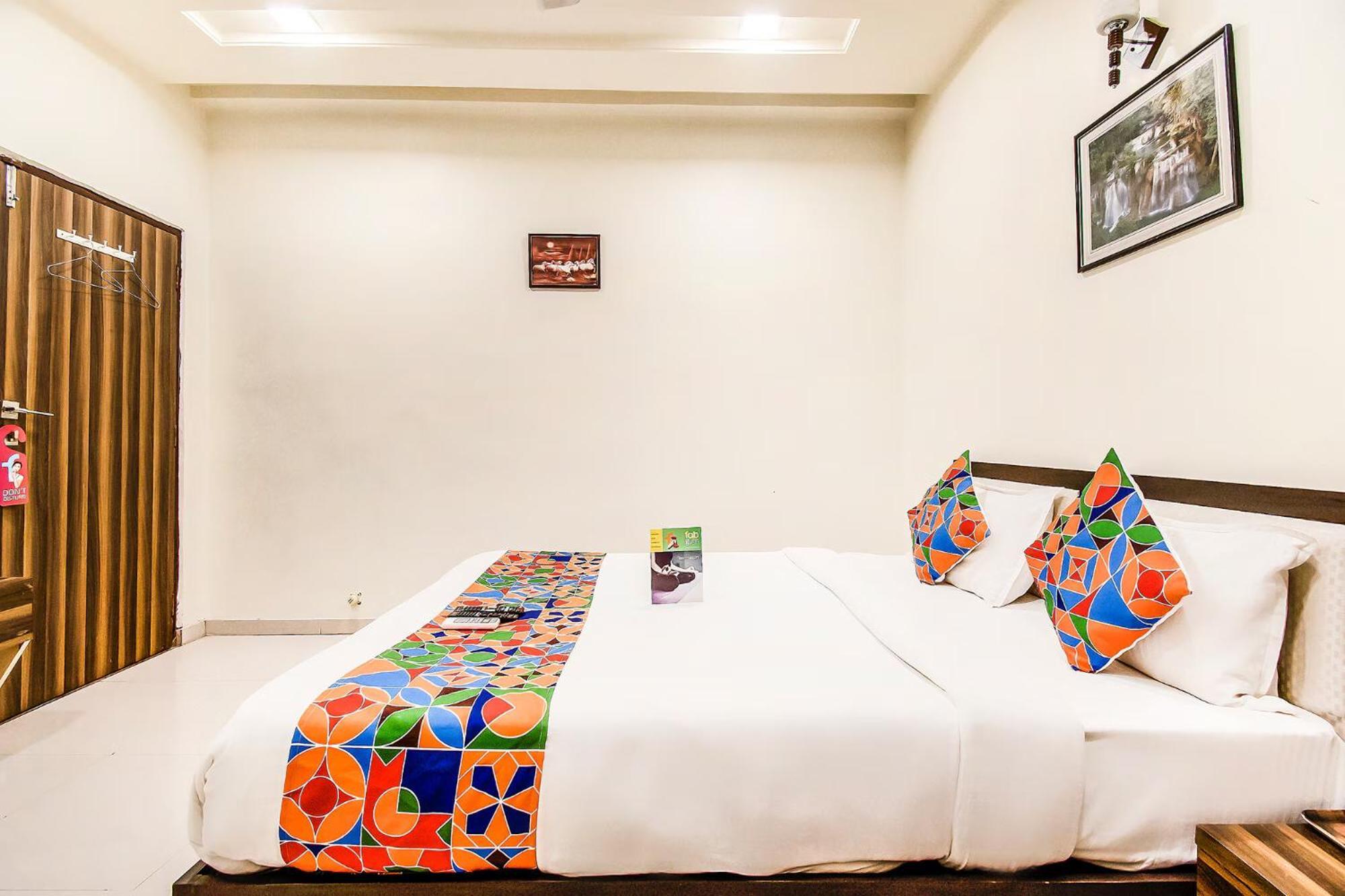 Fabhotel Maher Inn Ахмедабад Екстериор снимка