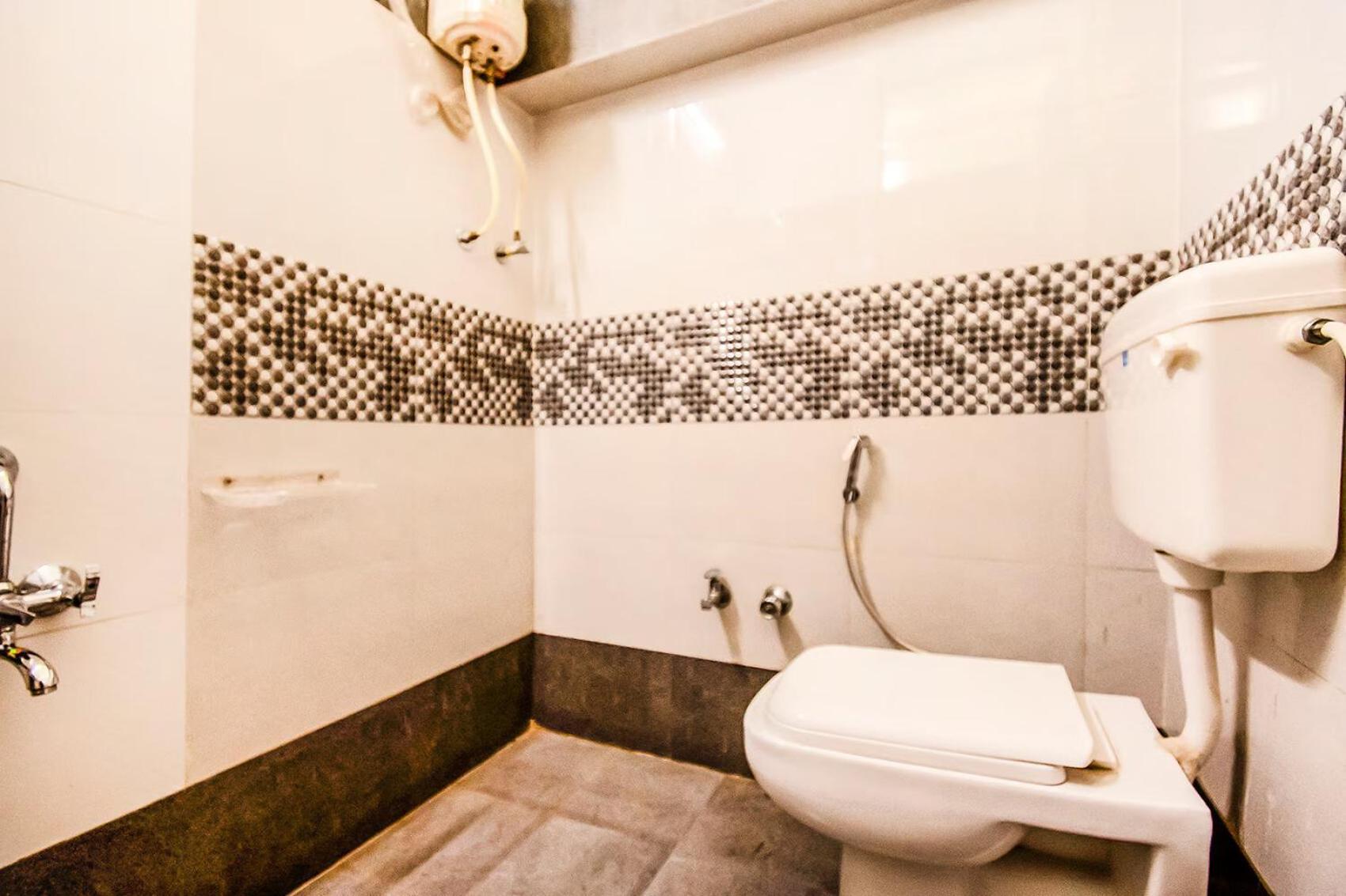 Fabhotel Maher Inn Ахмедабад Екстериор снимка