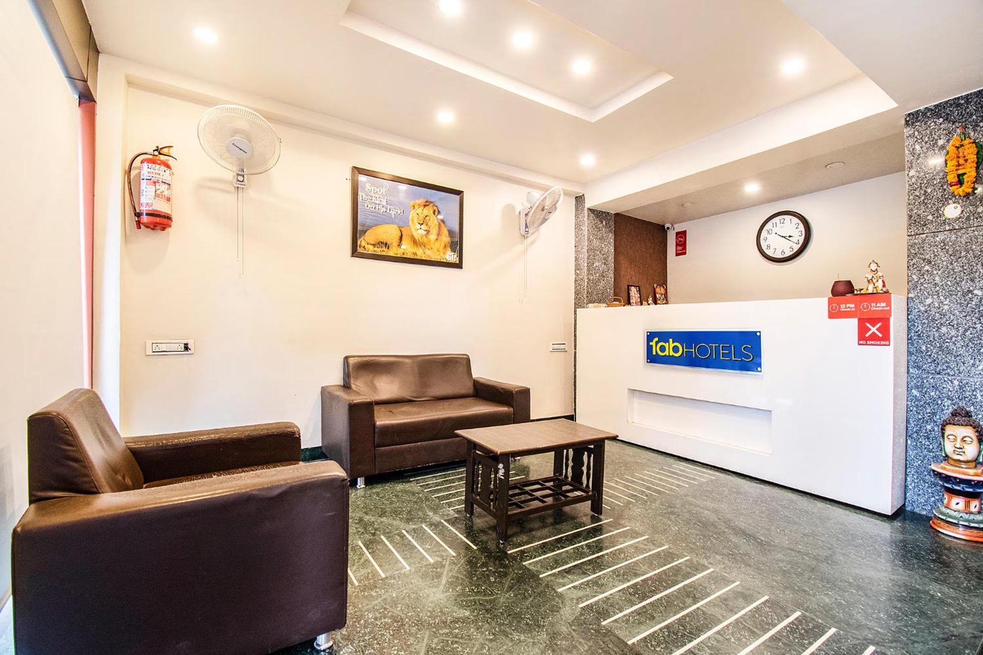 Fabhotel Maher Inn Ахмедабад Екстериор снимка